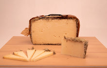 Cargar imagen en el visor de la galería, Don Apolonio Añejo Reserva Envejecido En Manteca Con Romero